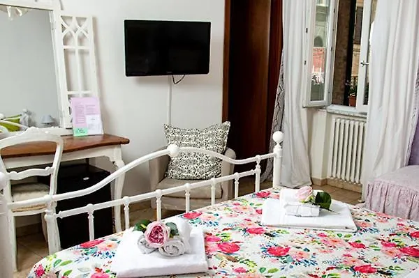 B&B Le Camere Di Livia Siena 2*,