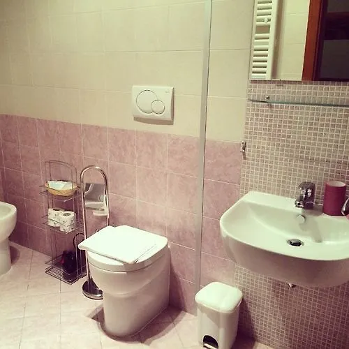 ** לינה וארוחת בוקר סיינה B&B Le Camere Di Livia איטליה